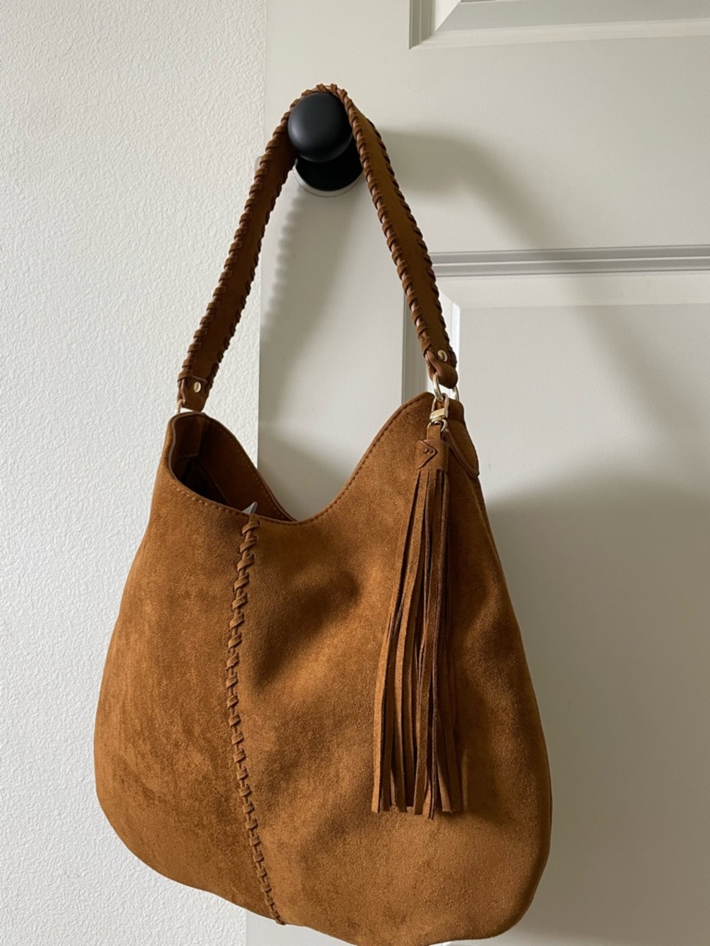 NWOT Universal Thread “Western Faux Suede with Tassle Shoulder Bag” - Picture 3 of 10